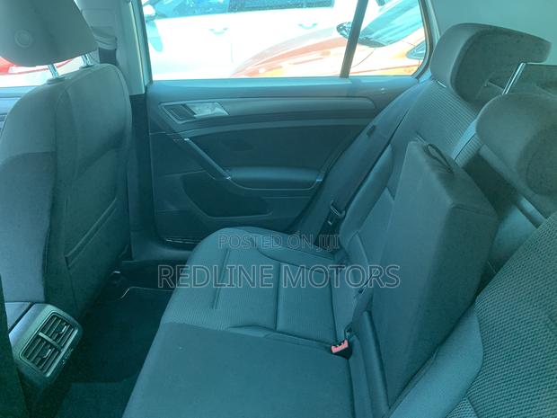 Volkswagen Golf TSI S FWD 2018 White