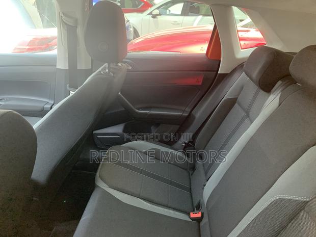 Volkswagen Polo 2018 Orange