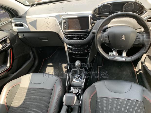 Peugeot 2008 1.2 PureTech (130 Hp) 2018 Silver