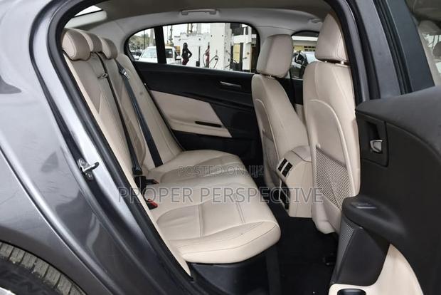 Jaguar XE 20d-R-Sport RWD 2017 Beige