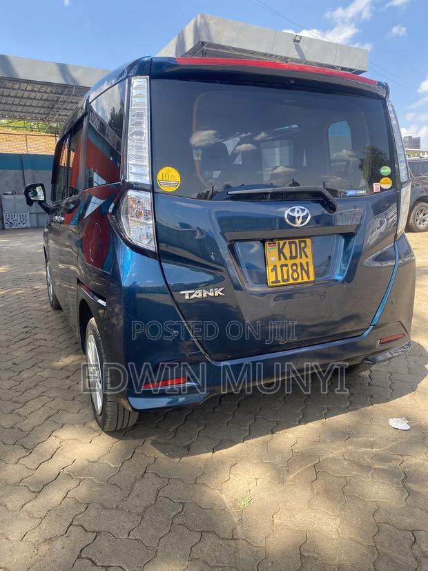 Toyota Tank 1.0 FWD 2017 Blue