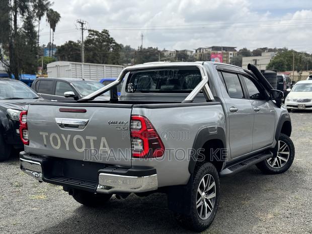 Toyota Hilux Revo Double Cab Deisel 2.8 AWD 2018 Silver