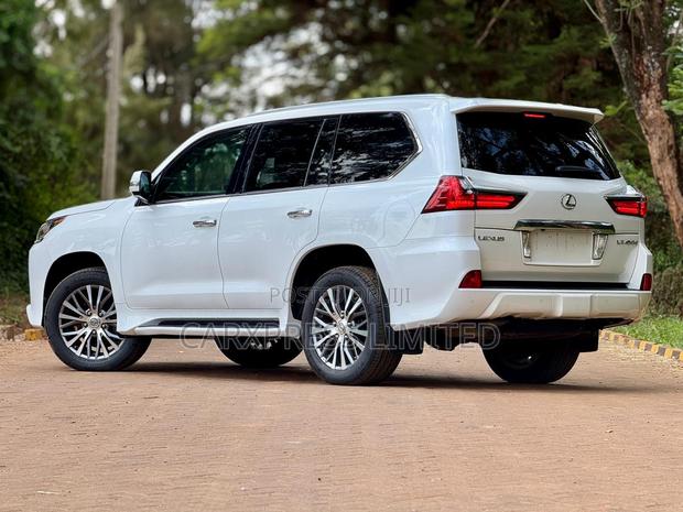 Lexus LX 450d AWD 2017 White