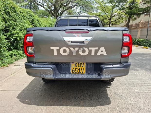 Toyota Hilux Revo Double Cab Deisel 2.4 AWD 2022 Gray