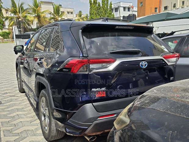 Toyota RAV4 Hybrid 2019 Blue