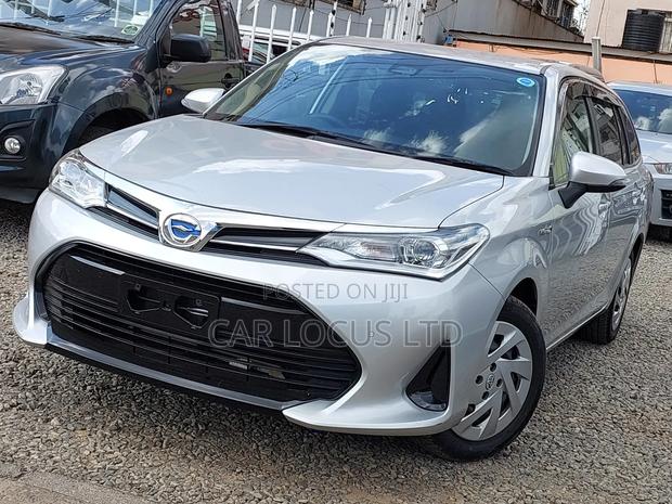 Toyota Corolla Fielder 1.5 Hybrid FWD 2018 Silver
