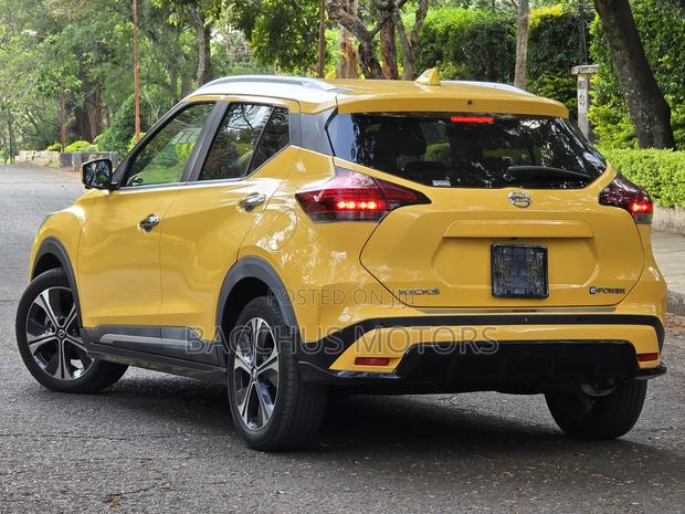 Nissan Kicks 2020 Yellow