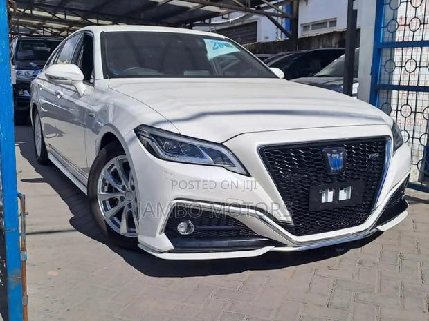 Toyota Crown 2019 White