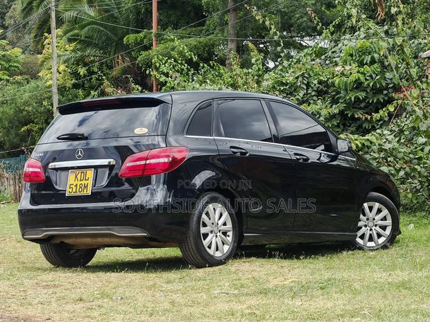 Mercedes-Benz B-Class B180 Petrol 2015 Matt Black