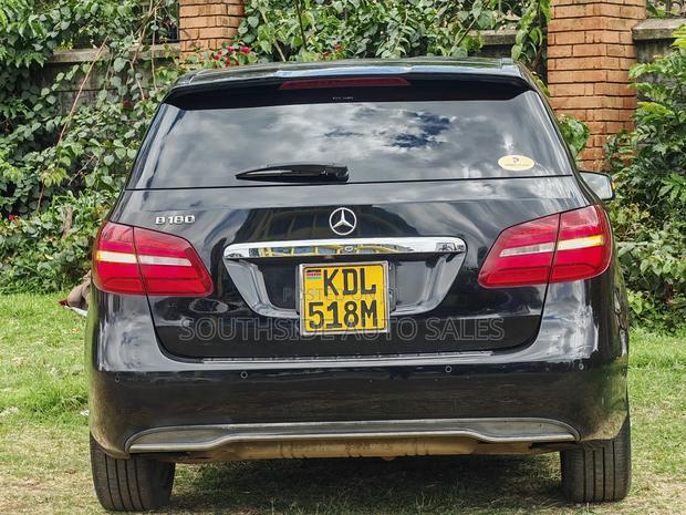 Mercedes-Benz B-Class B180 Petrol 2015 Matt Black
