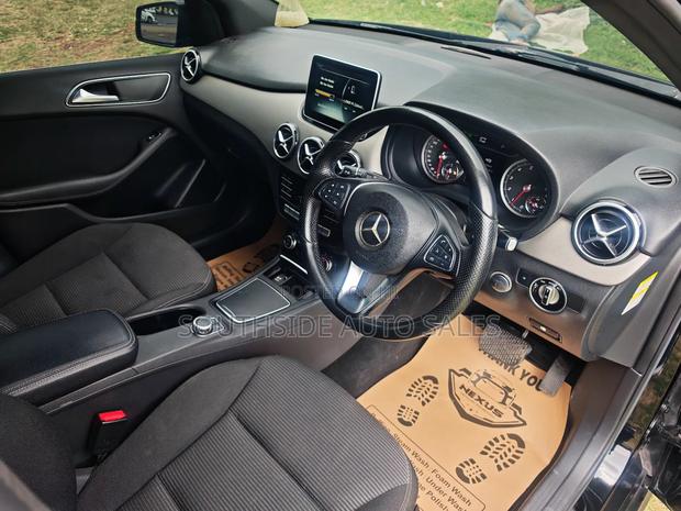 Mercedes-Benz B-Class B180 Petrol 2015 Matt Black