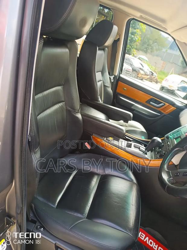 Land Rover Range Rover Sport 2010 Gray