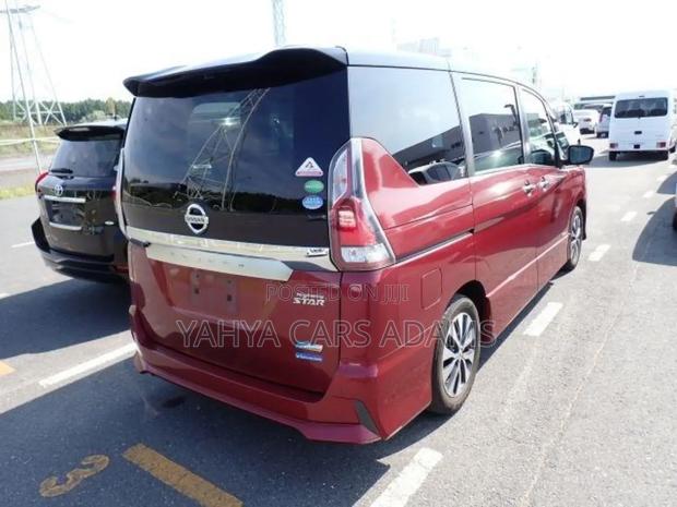 Nissan Serena 2018 Red