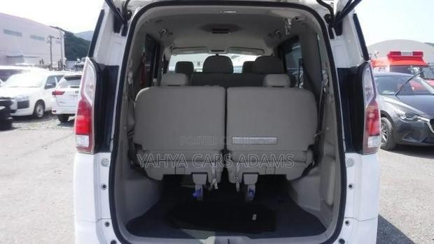 Nissan Serena 2018 White