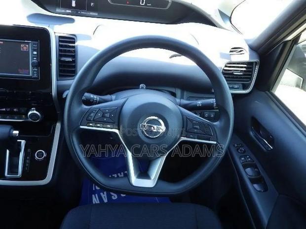 Nissan Serena 2018 Silver