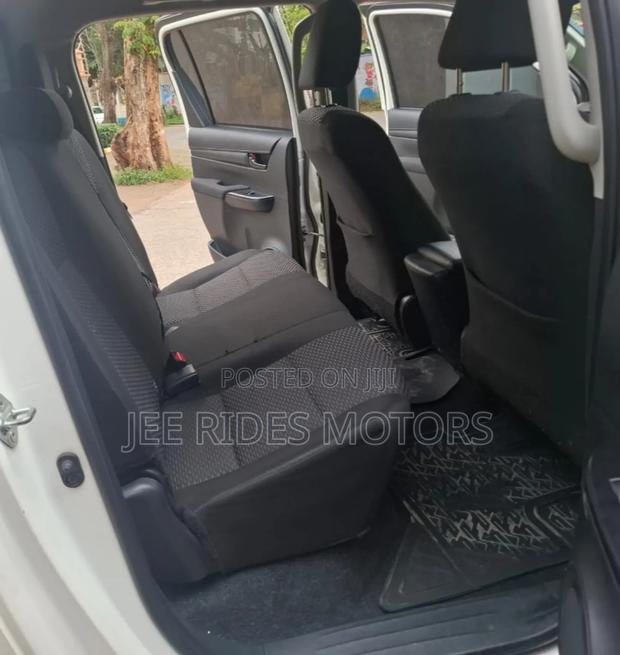 Toyota Hilux Revo Double Cab Deisel 2.4 AWD 2019 White