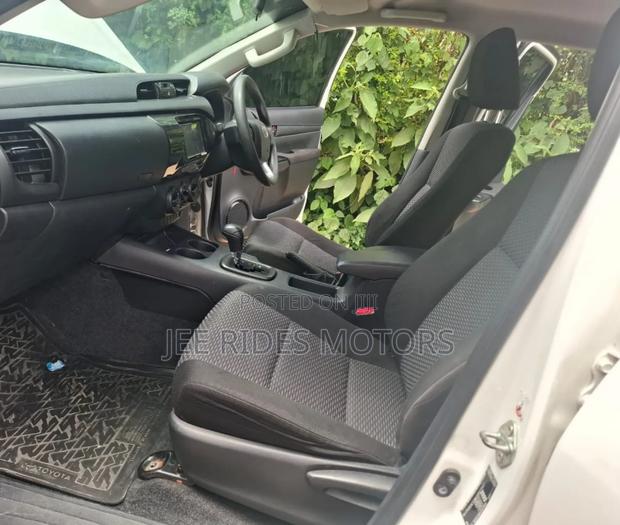 Toyota Hilux Revo Double Cab Deisel 2.4 AWD 2019 White