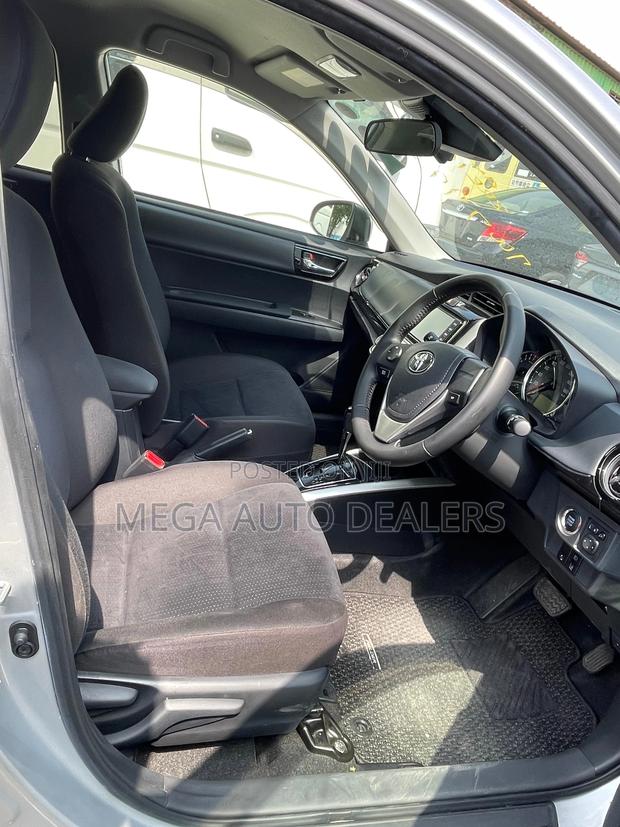 Toyota Corolla Fielder 2018 Silver
