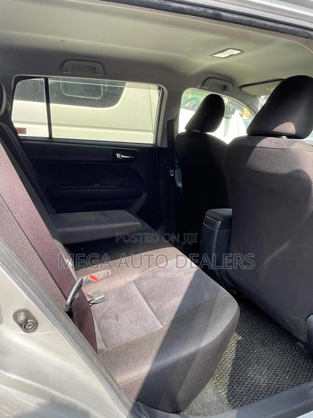 Toyota Corolla Fielder 2018 Silver