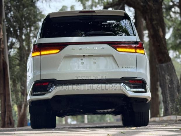 Lexus LX LX 600 2023 White