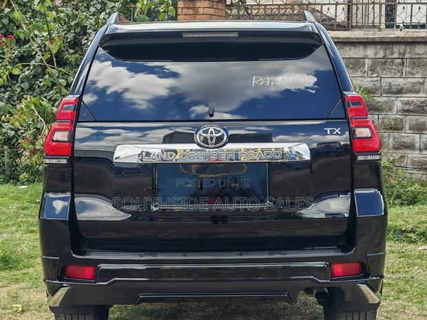 Toyota Land Cruiser Prado 2018 Black