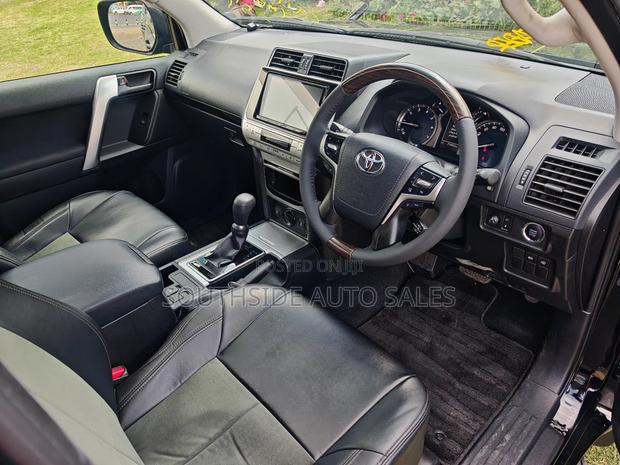 Toyota Land Cruiser Prado 2018 Black