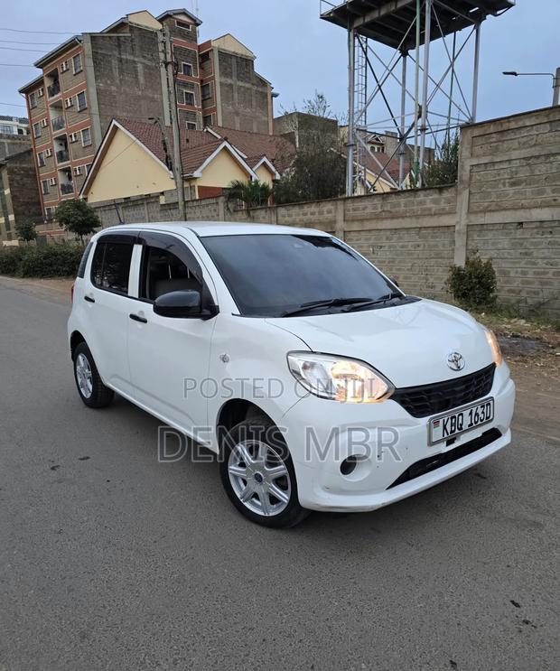 Toyota Passo 2016 White