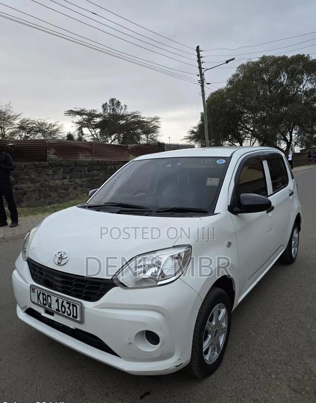 Toyota Passo 2016 White