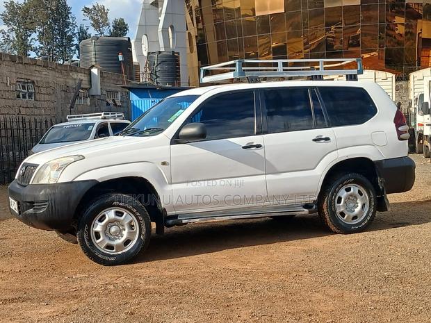 Toyota Land Cruiser Prado 2005 White