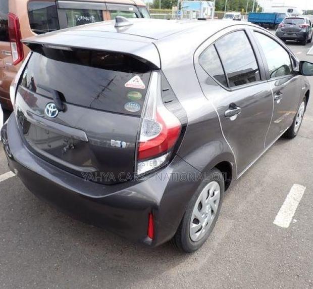 Toyota Aqua 2018 Gray
