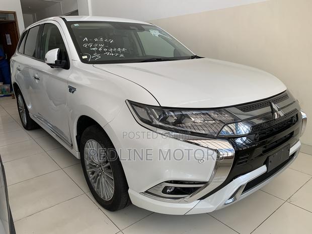Mitsubishi Outlander 2.4 PHEV AWD 2018 White