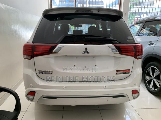 Mitsubishi Outlander 2.4 PHEV AWD 2018 White