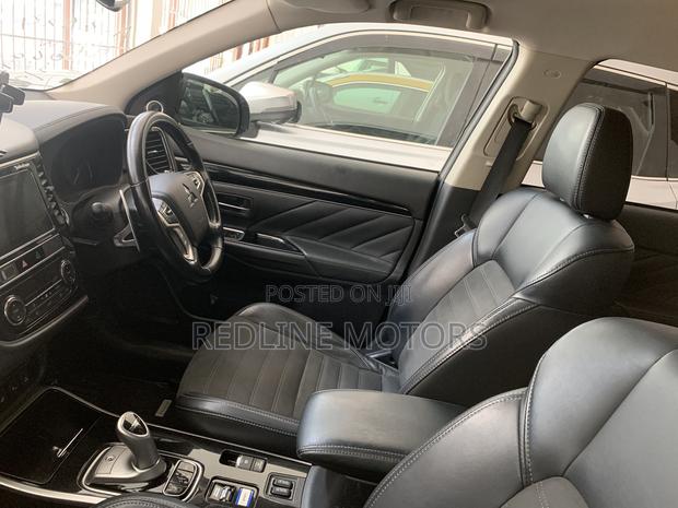 Mitsubishi Outlander 2.4 PHEV AWD 2018 White