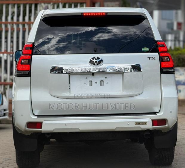 Toyota Land Cruiser Prado 2.8 2021 Pearl