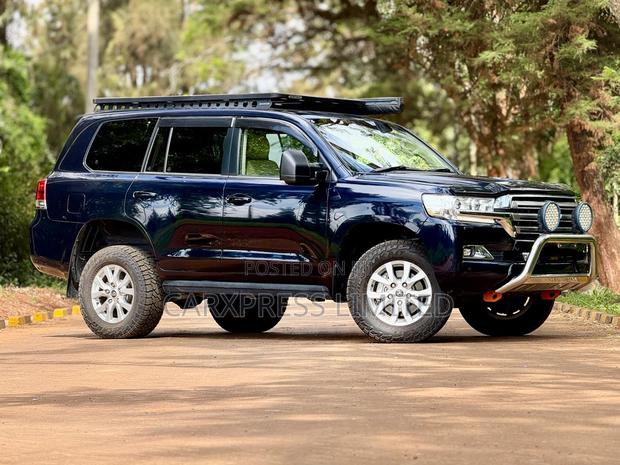 Toyota Land Cruiser 2018 Blue