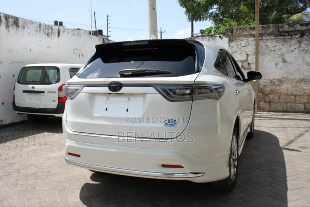 Toyota Harrier 2.0 2014 White