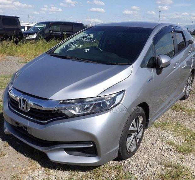 Honda Fit Shuttle 2019 Silver