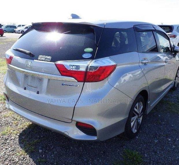 Honda Fit Shuttle 2019 Silver