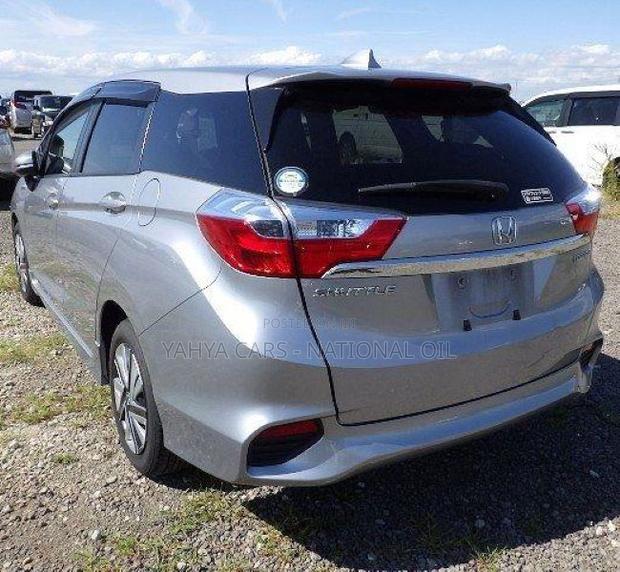 Honda Fit Shuttle 2019 Silver