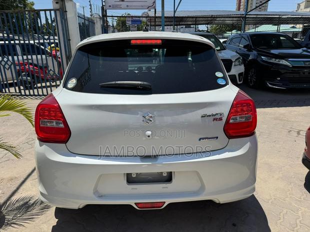 Suzuki Swift RS 2019 White