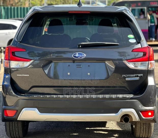 Subaru Forester 2.5i Premium AWD 2018 Gray