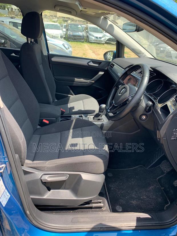Volkswagen Touran 2018 Blue