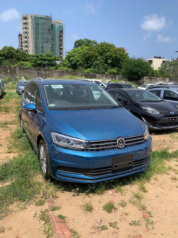 Volkswagen Touran 2018 Blue