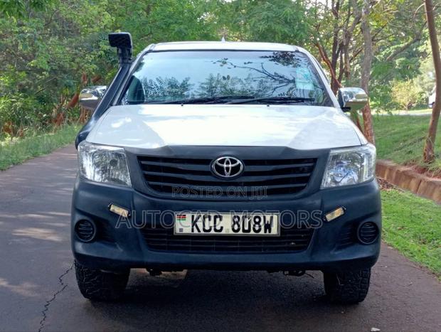 Toyota Hilux 2013 White