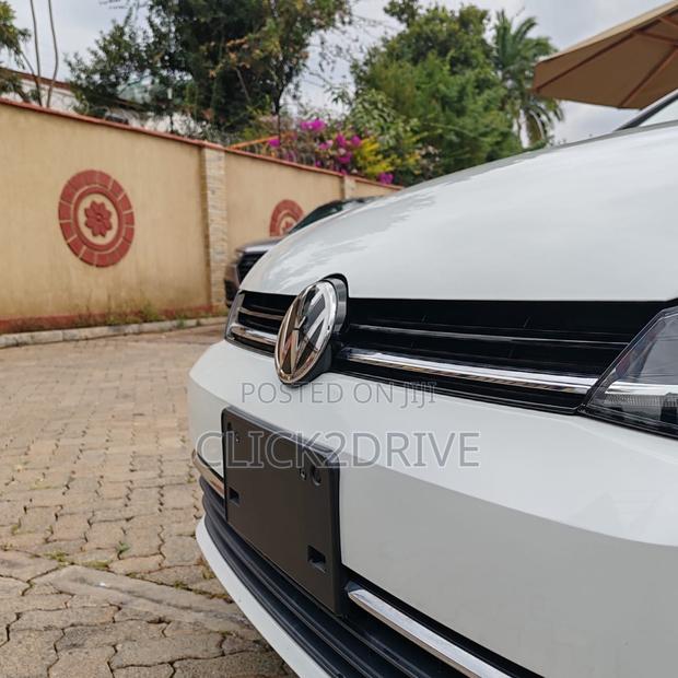 Volkswagen Golf TSI SE FWD 2018 White