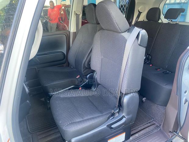 Toyota Spade 2018 White