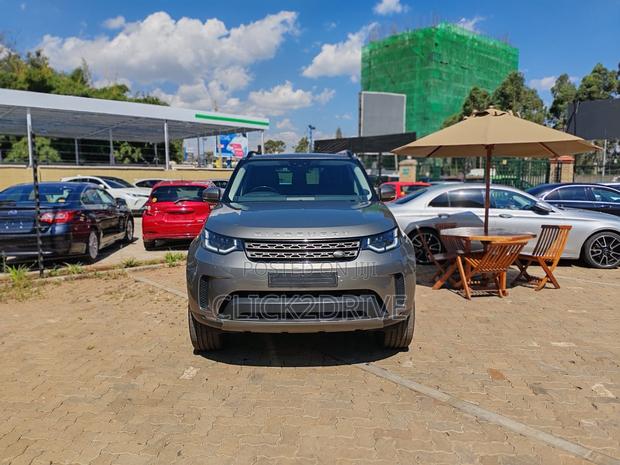 Land Rover Discovery HSE 4x4 2018 Gray