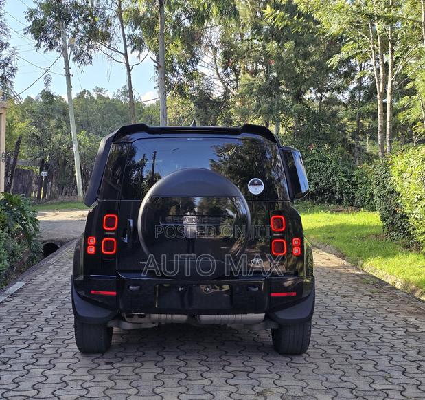 Land Rover Defender X-Dynamic HSE 2022 Black