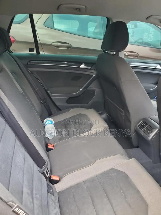 Volkswagen Golf 2014 Blue