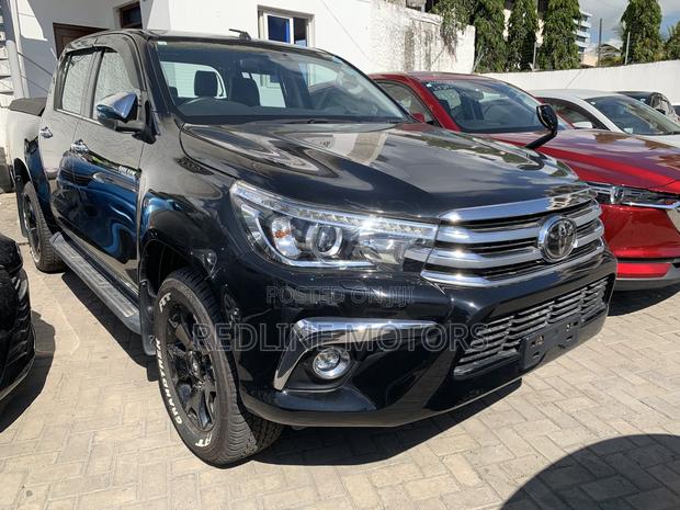 Toyota Hilux Revo Double Cab Deisel 2.4 AWD 2018 Black